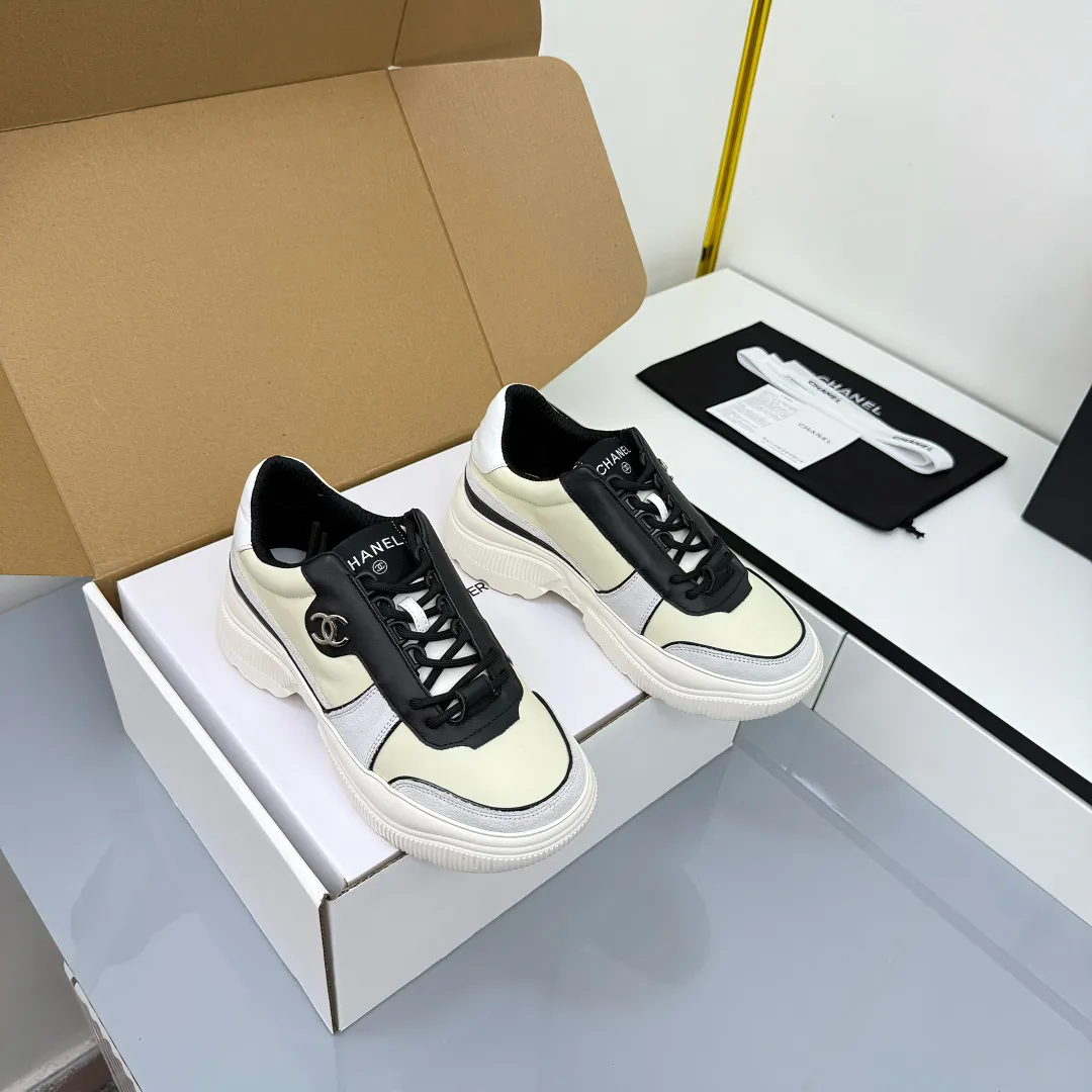 👟👟Ex-factory price 620👟👟 Chanel bread shoes ~ original calfskin panda shoes Chanel 25C latest hot style panda black and white sports shoes casual sneakers Xiaoxiang hot item classic black and white panda color coco girls must pay Fabric: original custom mixed sheepskin lining: original imported breathable mesh lining outsole: Original molded rubber + TPU combination Size: Women's 35-41